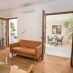 Holiday home Camellia